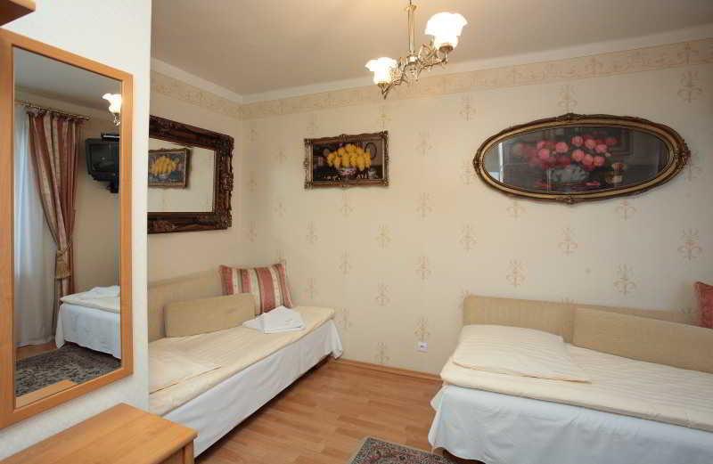 Florian Budget Rooms Cracovia Exterior foto